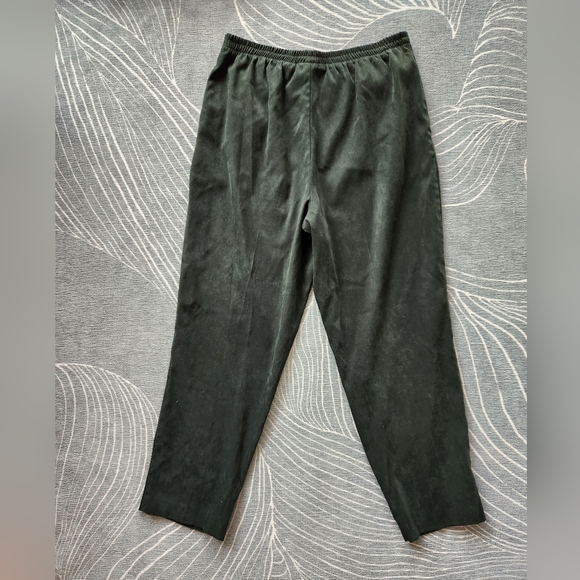 Oversized velvet green elastic waist midrise trousers - Picture 3 of 8